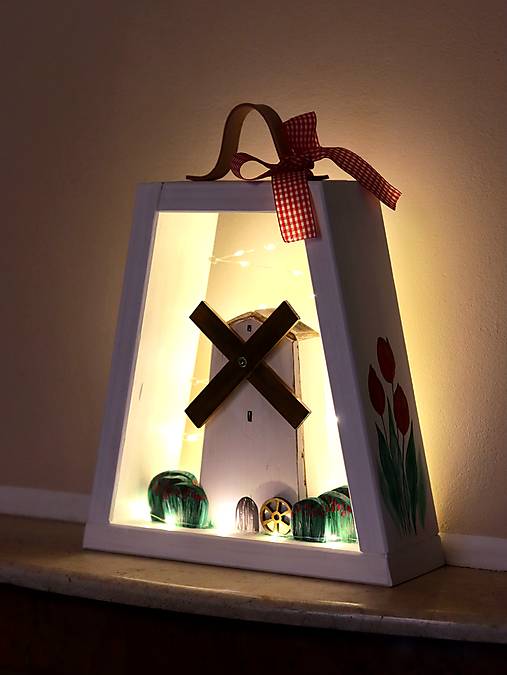 Lampášik "veterný mlyn v tulipánoch"