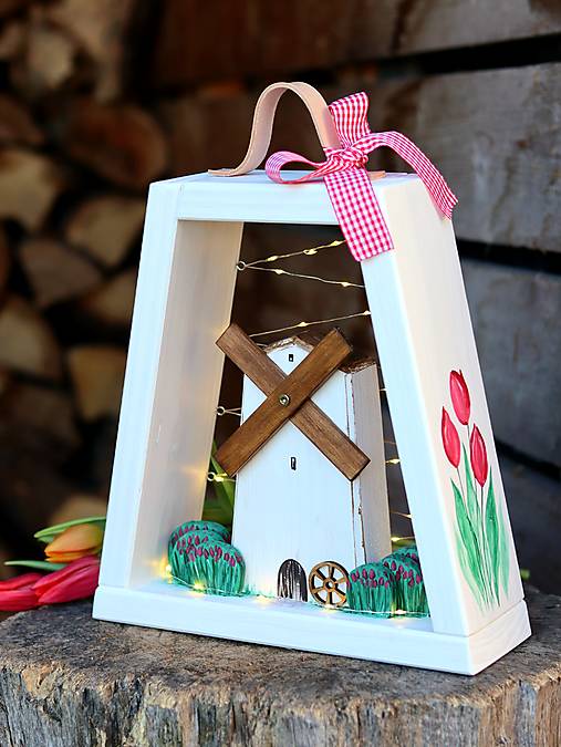 Lampášik "veterný mlyn v tulipánoch"