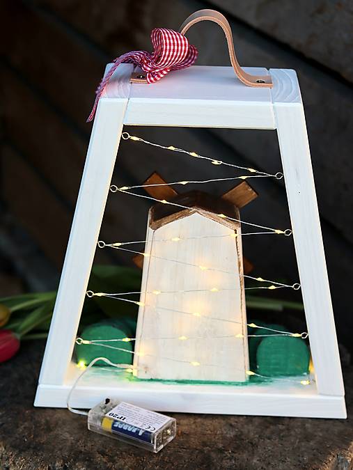 Lampášik "veterný mlyn v tulipánoch"