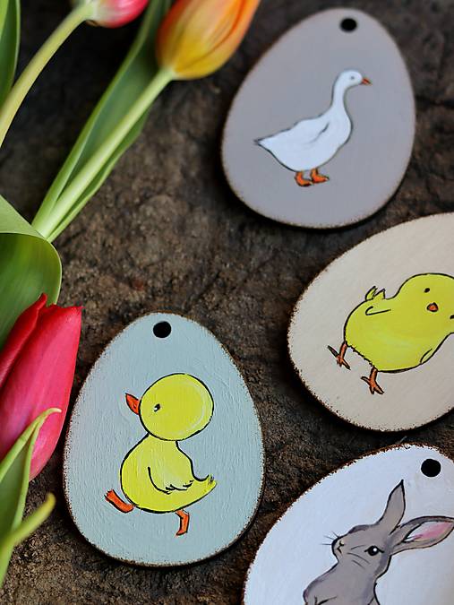 Drevené vajíčka na zavesenie