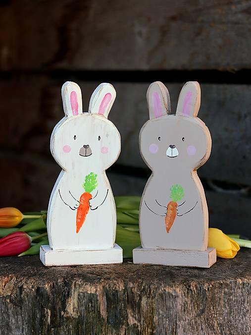Drevený zajačik s mrkvičkou