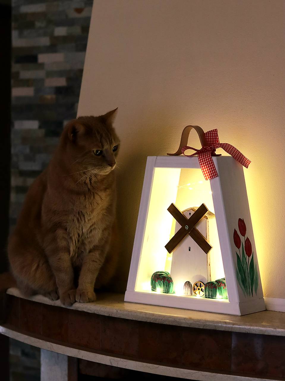 Lampášik "veterný mlyn v tulipánoch"