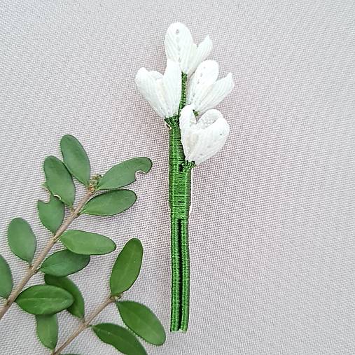 Brošne - Makramé brošňa "Snežienky" - 18191225_