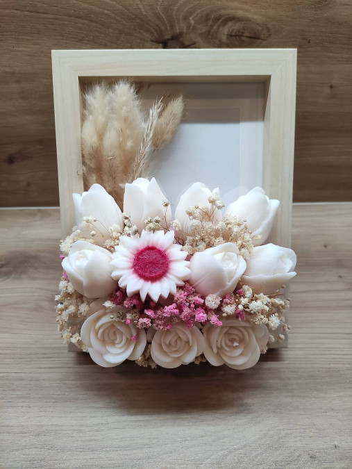 Sójová kytica v drevenom rámiku