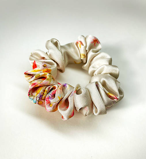 Ozdoby do vlasov - ♥​​​​​​​ DARČEK PRI KAŽDEJ OBJEDNÁVKE NAD 20€ ♥ Scrunchie gumička do vlasov // Autorská potlačou BLOOM - 18190922_