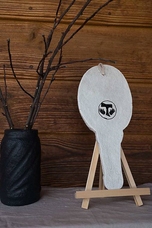 Ručne vyrobené zrkadlo z papierovej hmoty s potlačou kravy