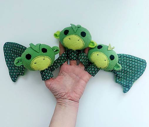 Trojhlavý drak - maňuška na prsty - na objednávku (na objednávku)