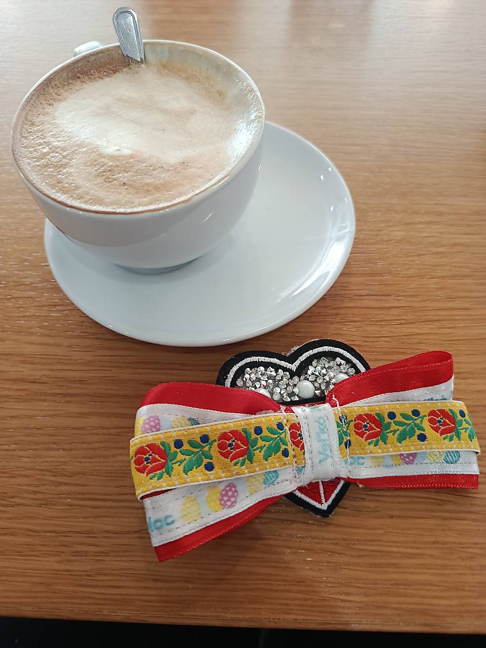 Sponka alebo gumička do vlasov alebo kabelku veľká noc