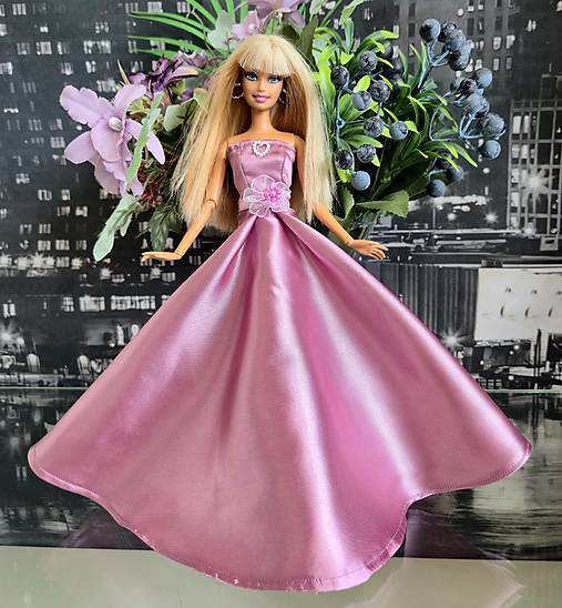 Princeznovské ružové šaty pre Barbie