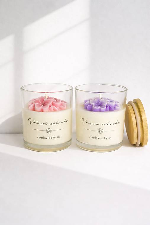 Voňavá záhrada - sójová sviečka  (Fialová)
