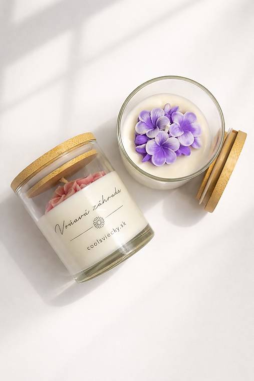 Voňavá záhrada - sójová sviečka  (Fialová)