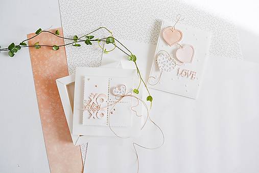 Papiernictvo - Romantický pozdrav - srdiečka v marhuľkovej - 18196922_