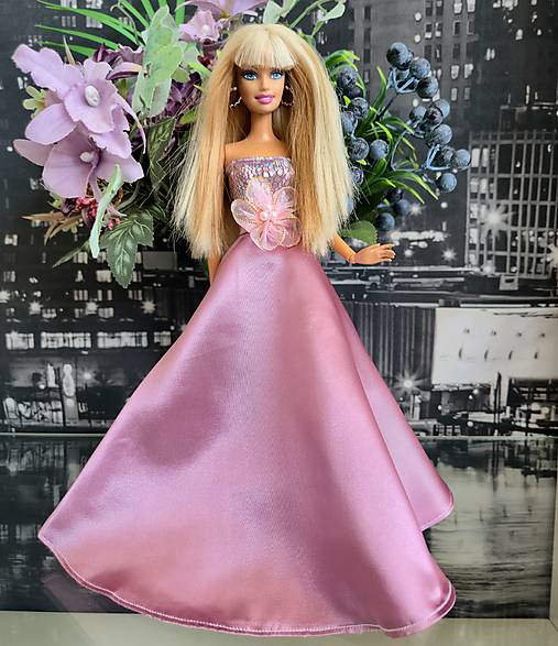 Spoločenské ružové šaty pre Barbie