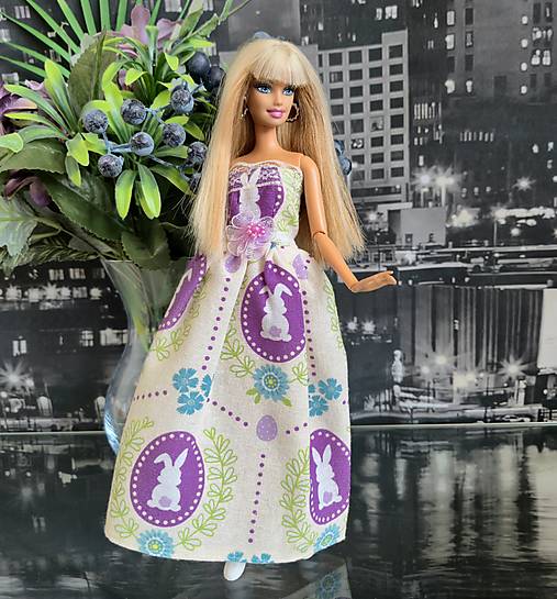 Spoločenské šaty pre Barbie