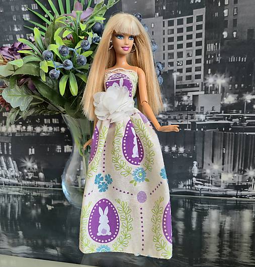 Spoločenské šaty pre Barbie