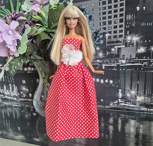 Spoločenské šaty pre Barbie