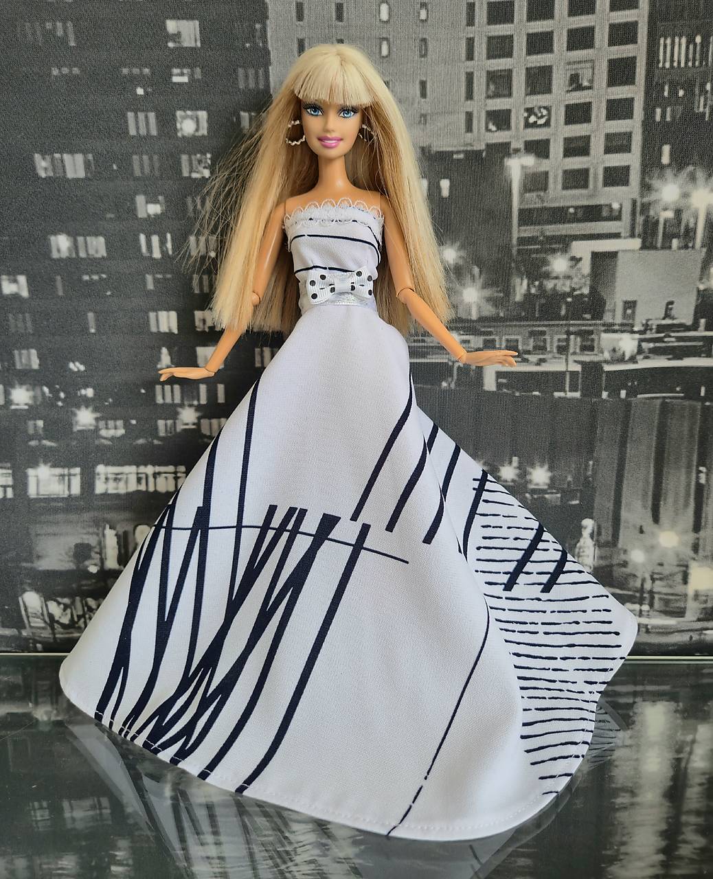 Spoločenské šaty pre Barbie