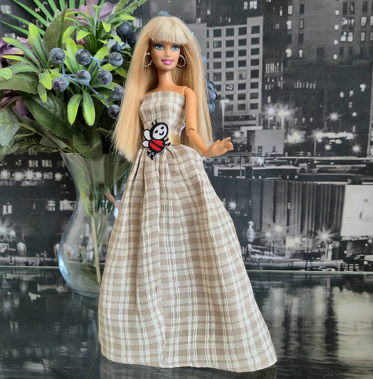 Spoločenské šaty pre Barbie