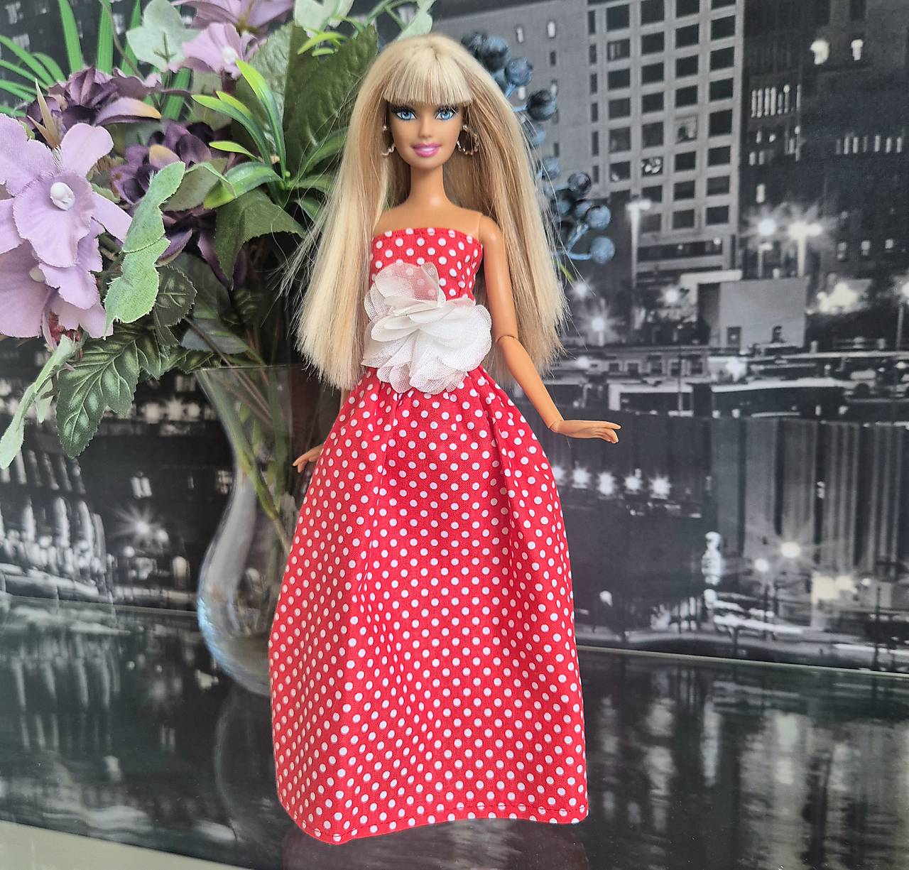 Spoločenské šaty pre Barbie