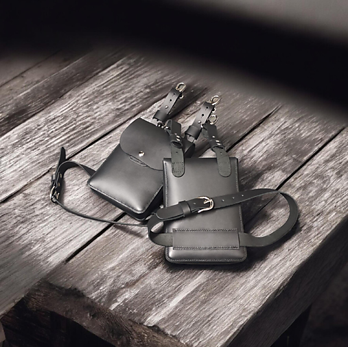 Kožené kapsy s dvojitým uchytením