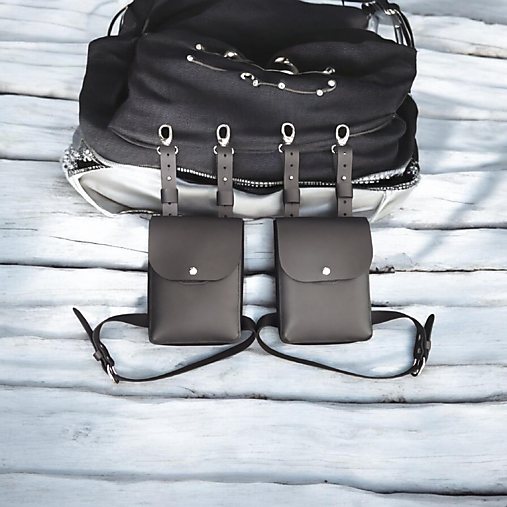 Kožené kapsy s dvojitým uchytením