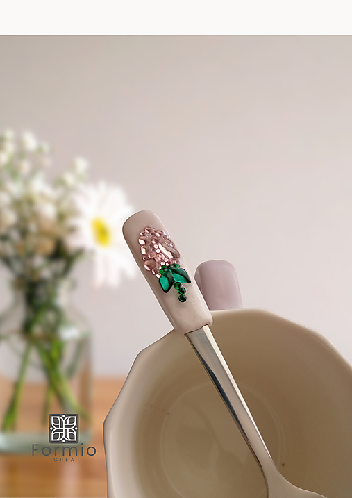 Liriena – kávová lyžička s ružovým orgovánom z perál