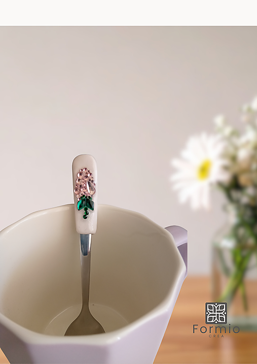 Liriena – kávová lyžička s ružovým orgovánom z perál