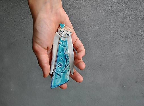 Anjelik na zavesenie tyrkysový