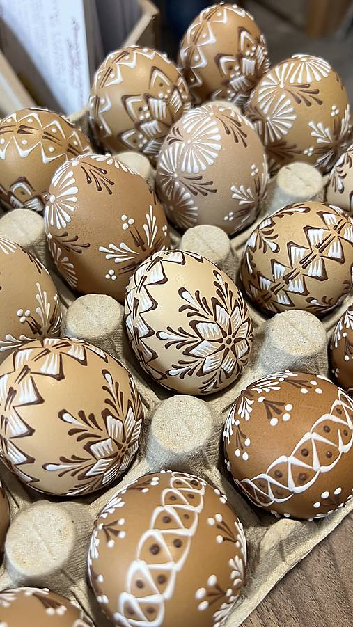 Veľkonočné vajíčka maľované prírodné