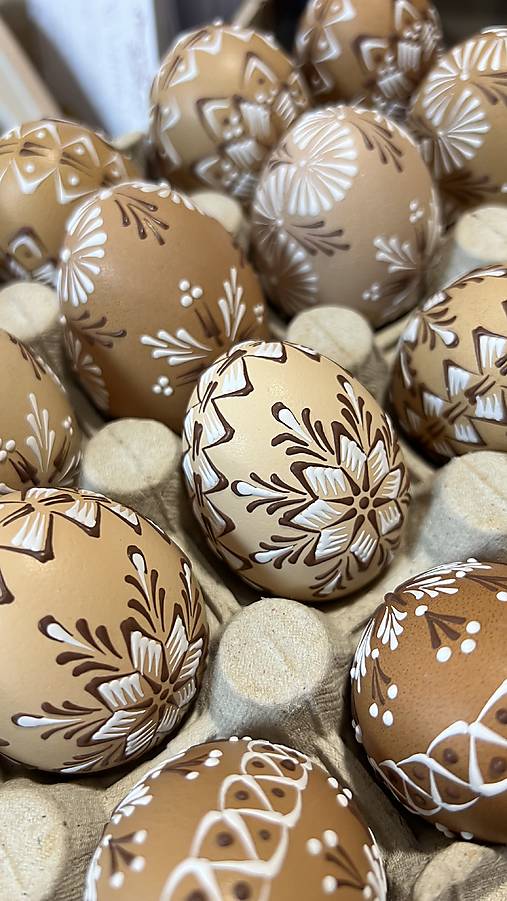 Veľkonočné vajíčka maľované prírodné