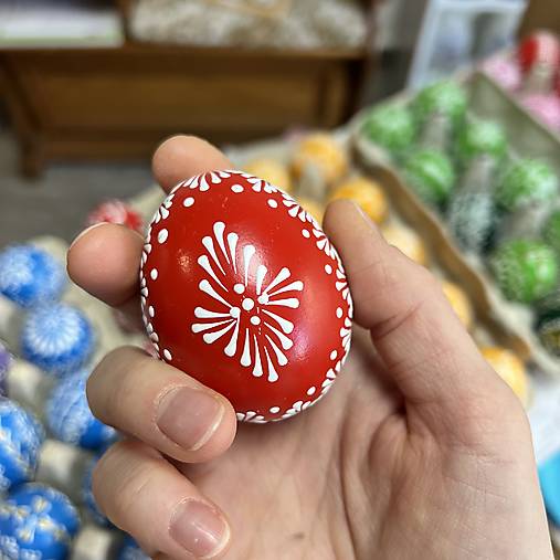 Veľkonočné vajíčka maľované farebné