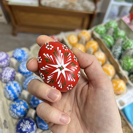 Veľkonočné vajíčka maľované farebné