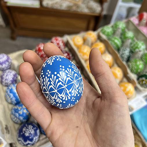 Veľkonočné vajíčka maľované farebné