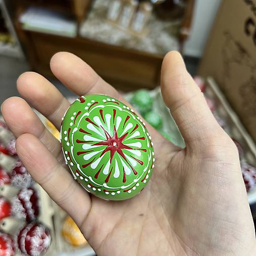 Veľkonočné vajíčka maľované farebné