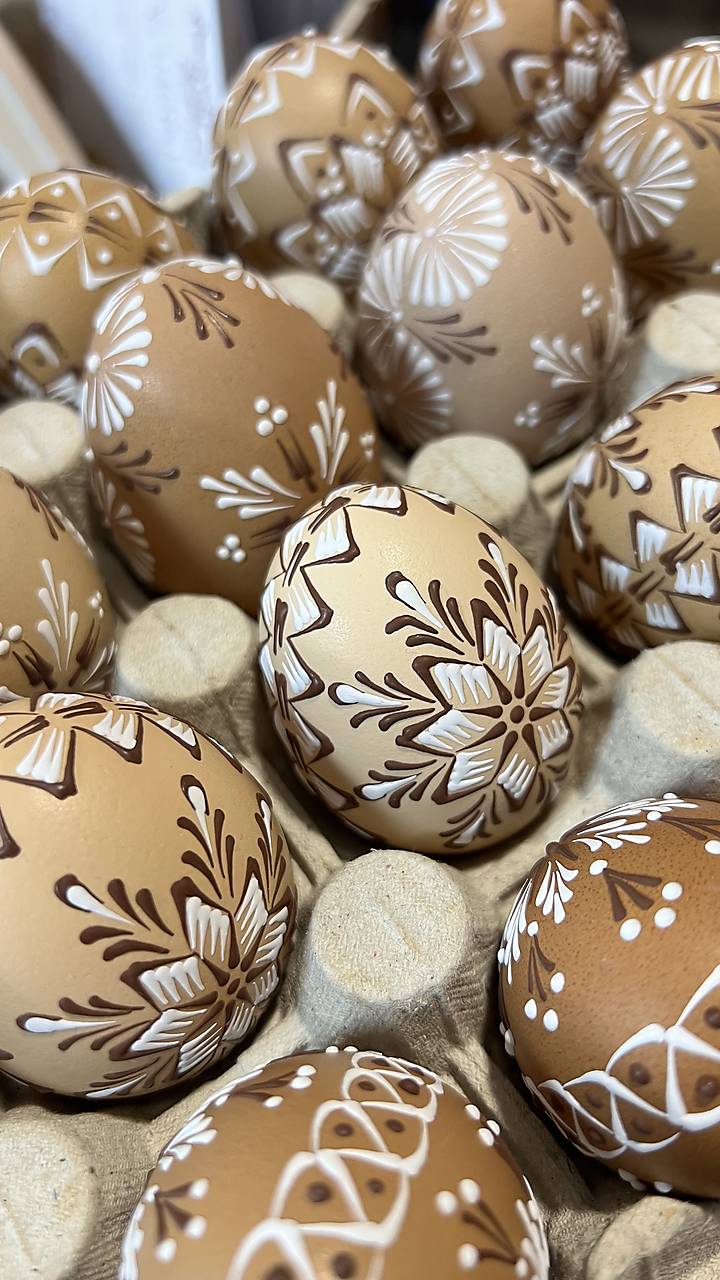 Veľkonočné vajíčka maľované prírodné