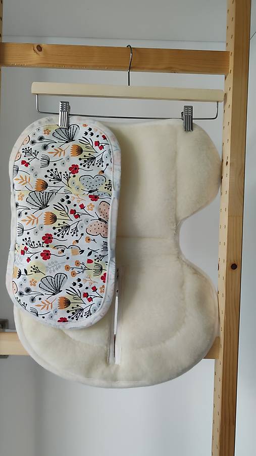 Detský textil - Vlnienka podložka do autosedačky Cybex Aton B2 100% Merino top super wash Natural Motýliky - 18198598_