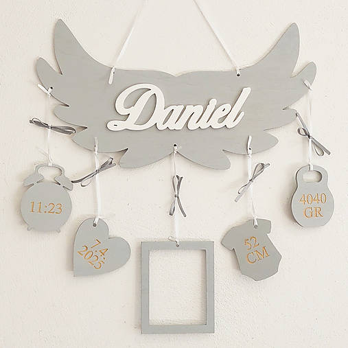 Meno s údajmi a krídlami 35cm