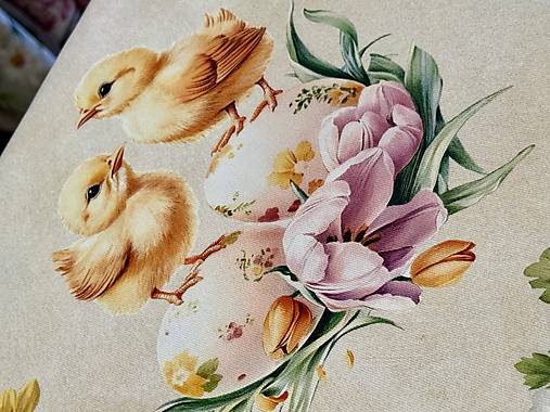 100% 3D BAVLNA DEKOR / KURIATKA NA ŽLTOM PODKLADE