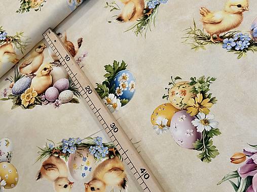 100% 3D BAVLNA DEKOR / KURIATKA NA ŽLTOM PODKLADE