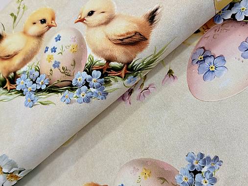 100% 3D BAVLNA DEKOR / KURIATKA NA ŽLTOM PODKLADE