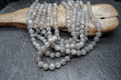 Minerály - Mesačný kameň 8mm/25ks/s1 - 18199426_