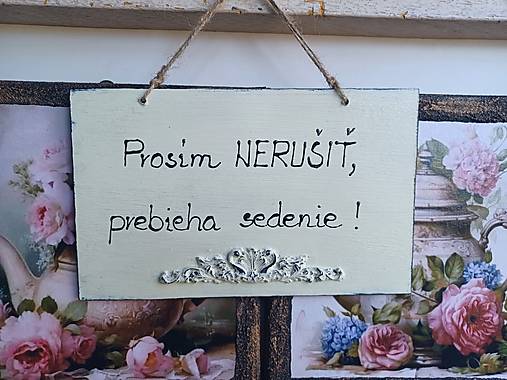 Dekorácie - Tabuľka NERUŠIŤ - 18198662_
