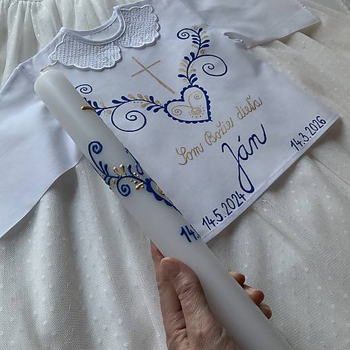 Krstná košieľka a svieca na krst ručne maľovaná ľudovoladená (tmavomodro - zlatá ľudovoladená)