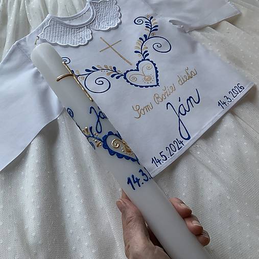 Krstná košieľka a svieca na krst ručne maľovaná ľudovoladená (tmavomodro - zlatá ľudovoladená)