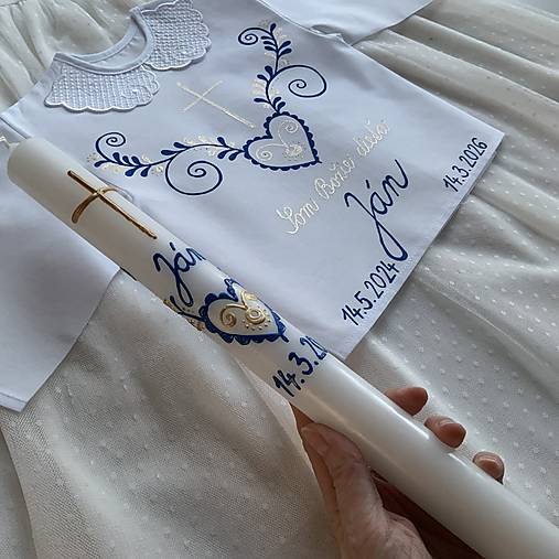 Krstná košieľka a svieca na krst ručne maľovaná ľudovoladená (tmavomodro - zlatá ľudovoladená)