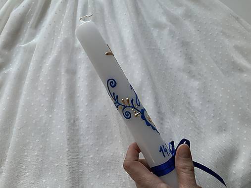 Ručne maľovaná krstná svieca s personalizáciou – 35 cm, biely vosk modrozlatá