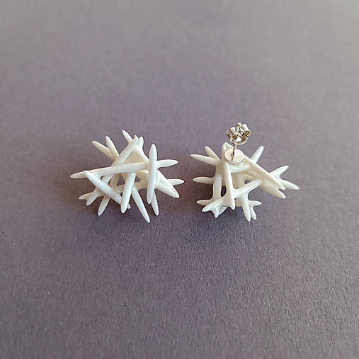 Porcelánové naušnice Mira – biele