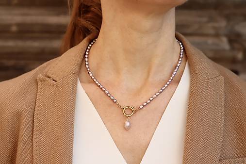 Perlový náhrdelník lila s príveskom perly