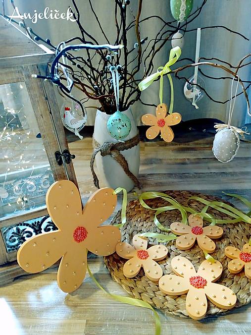 Dekorácie - Kvietky na zavesenie - 18201774_