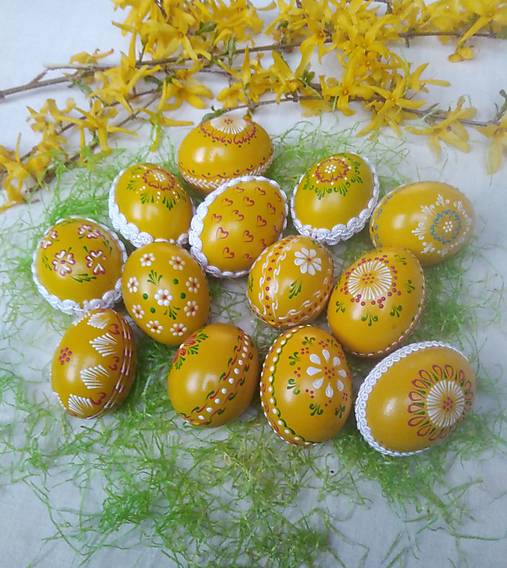 Dekorácie - Kraslice zdobené voskom (žlté) - 18201825_
